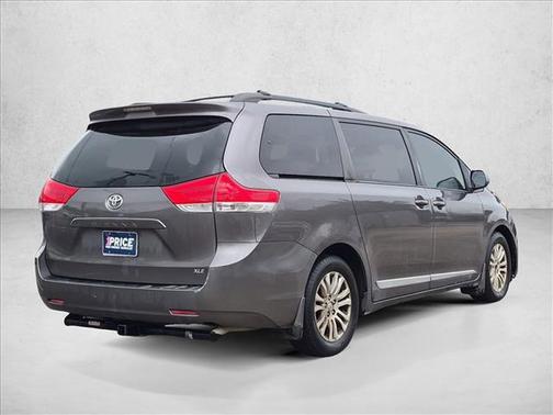 Silver Sky Metallic 2013 Toyota Sienna XLE