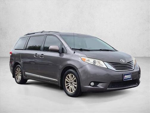 Silver Sky Metallic 2013 Toyota Sienna XLE