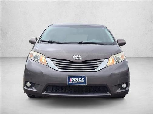 Silver Sky Metallic 2013 Toyota Sienna XLE
