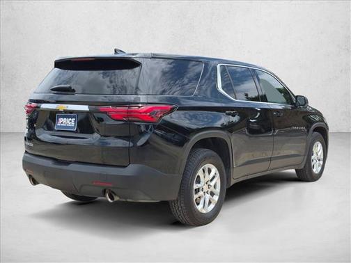 Mosaic Black Metallic 2022 Chevrolet Traverse LS