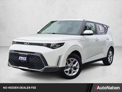 Snow White Pearl 2023 Kia Soul LX