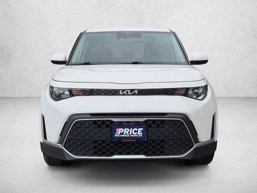 Snow White Pearl 2023 Kia Soul LX