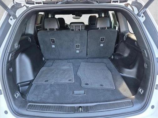 Bright White Clearcoat 2023 Jeep Grand Cherokee Altitude
