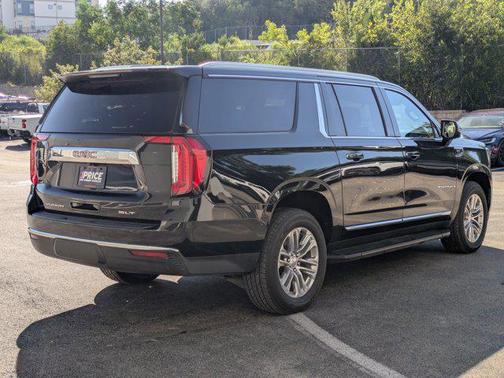 2022 GMC Yukon XL SLT