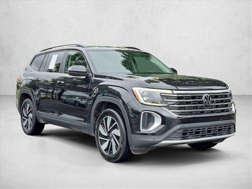 Silver Mist Metallic 2024 Volkswagen Atlas 2.0T SE w/Technology