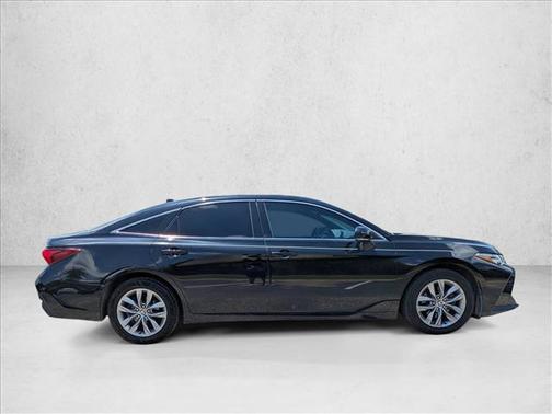 Midnight Black Metallic 2022 Toyota Avalon XLE