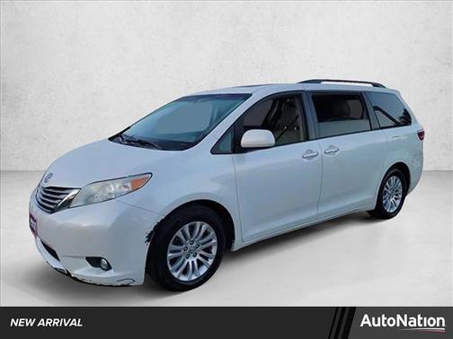 2016 Toyota Sienna XLE