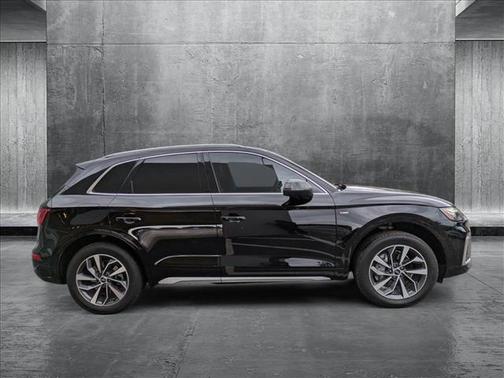2022 Audi Q5 45 S line Premium Plus