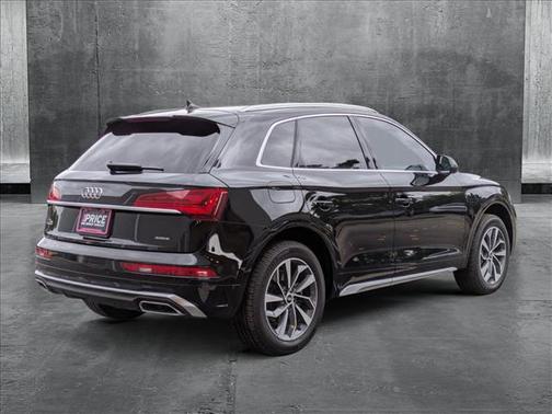 2022 Audi Q5 45 S line Premium Plus