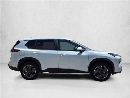 Everest White Pearl 2024 Nissan Rogue SV