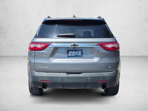 Satin Steel Metallic 2020 Chevrolet Traverse LT Cloth