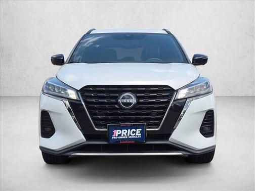 Aspen White Tricoat 2024 Nissan Kicks SR