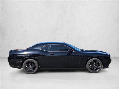 Pitch Black Clearcoat 2017 Dodge Challenger R/T