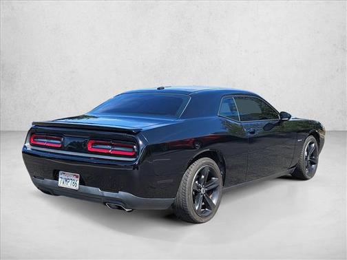 Pitch Black Clearcoat 2017 Dodge Challenger R/T