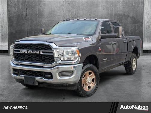 2020 RAM 2500 Tradesman Crew Cab 4X4 6'4' Box