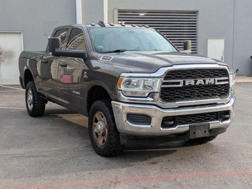 2020 RAM 2500 Tradesman Crew Cab 4X4 6'4' Box