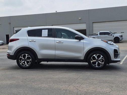 Sparkling Silver 2021 Kia Sportage LX
