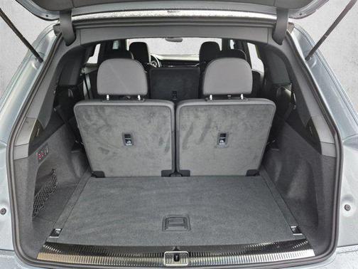 Satellite Silver M 2026 Audi Q7 45 Premium