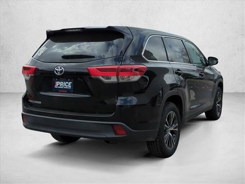 2019 Toyota Highlander LE I4