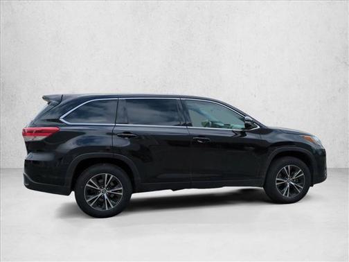 2019 Toyota Highlander LE I4