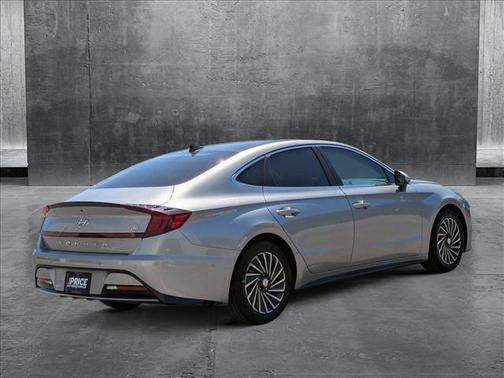 2022 Hyundai SONATA Hybrid Limited
