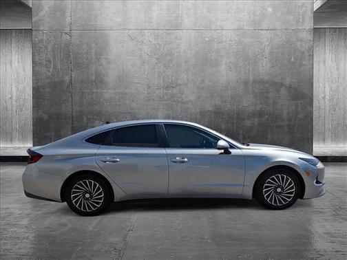 2022 Hyundai SONATA Hybrid Limited
