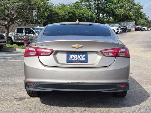 Mineral Gray Metallic 2022 Chevrolet Malibu FWD LT