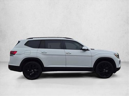 Pure White 2024 Volkswagen Atlas 2.0T SE w/Technology