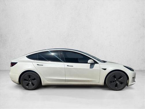 Pearl White Multi-Coat 2022 Tesla Model 3 Standard Range