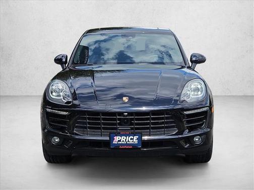 Jet Black Metallic 2018 Porsche Macan Macan