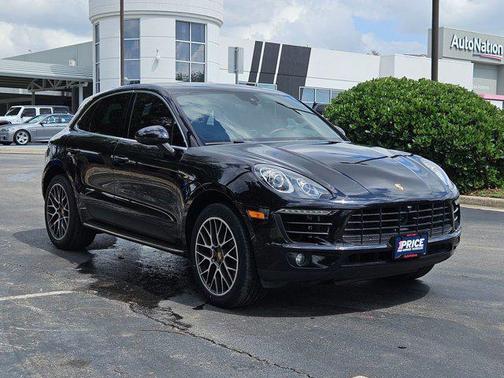 Jet Black Metallic 2018 Porsche Macan Macan
