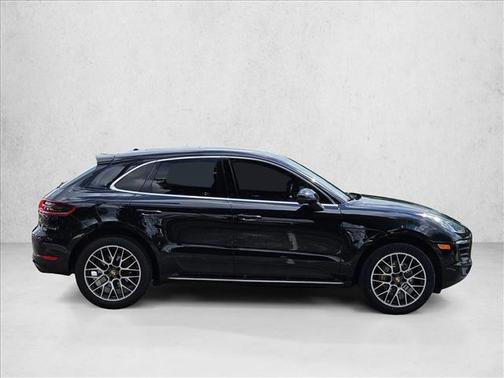 Jet Black Metallic 2018 Porsche Macan Macan