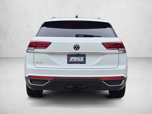 Pure White 2022 Volkswagen Atlas Cross Sport 3.6L V6 SE w/Technology