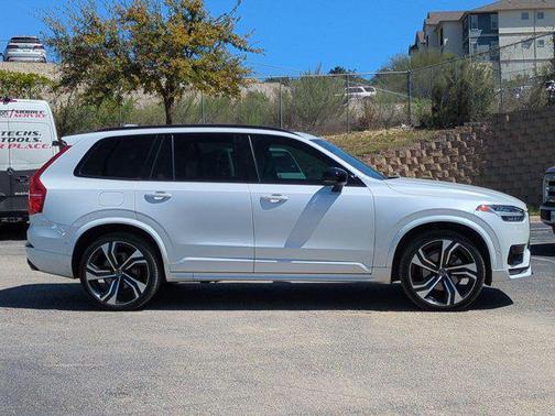 2021 Volvo XC90 T6 R-Design