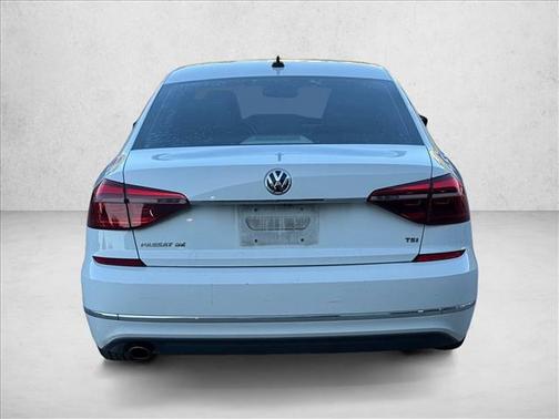 Pure White 2017 Volkswagen Passat 1.8T SE
