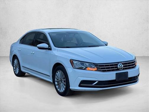 Pure White 2017 Volkswagen Passat 1.8T SE