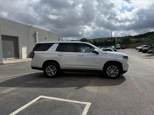 Iridescent Pearl Tricoat 2023 Chevrolet Tahoe 4WD High Country