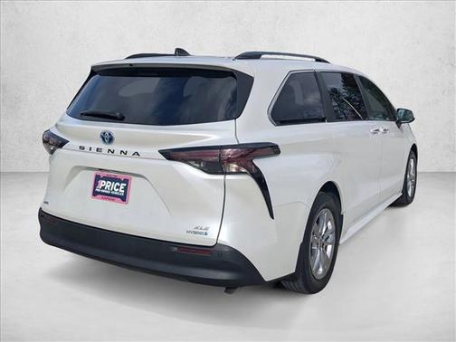 2023 Toyota Sienna XLE