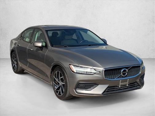 2019 Volvo S60 T6 Momentum