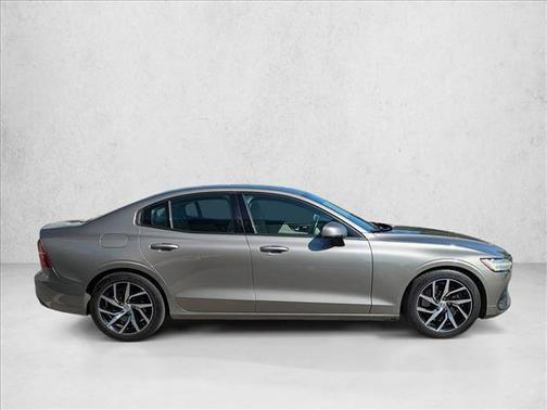 2019 Volvo S60 T6 Momentum