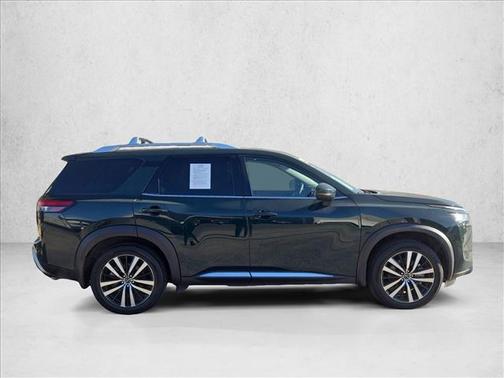 2023 Nissan Pathfinder Platinum FWD