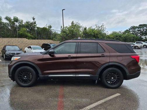 Rich Copper Metallic Tinted Clearcoat 2020 Ford Explorer XLT
