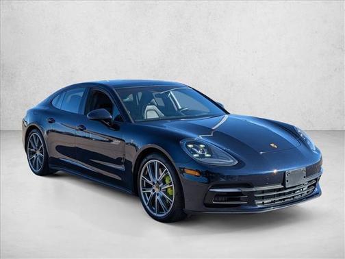 2019 Porsche Panamera 4