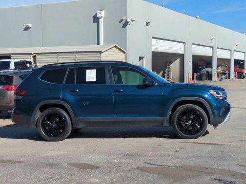 2022 Volkswagen Atlas 2.0T SE w/Technology