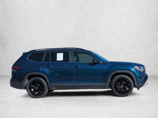 Tourmaline Blue Metallic 2022 Volkswagen Atlas 2.0T SE w/Technology