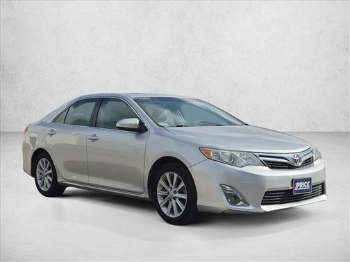 Classic Silver Metallic 2013 Toyota Camry XLE