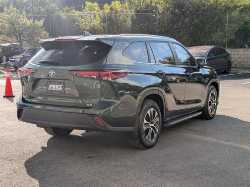 2024 Toyota Highlander XLE