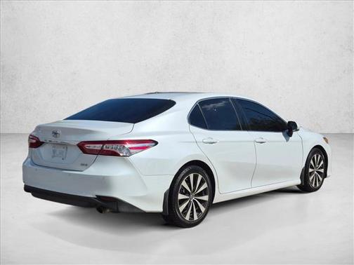 Wind Chill Pearl 2018 Toyota Camry XLE