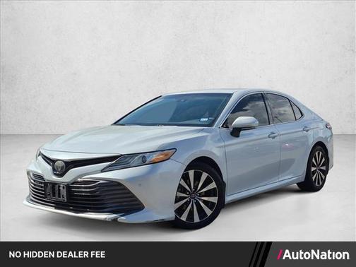 Wind Chill Pearl 2018 Toyota Camry XLE