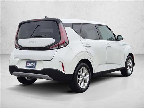 Snow White Pearl 2024 Kia Soul LX